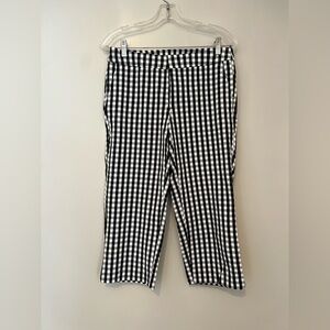 Time and True Capris size 4, black and white pattern